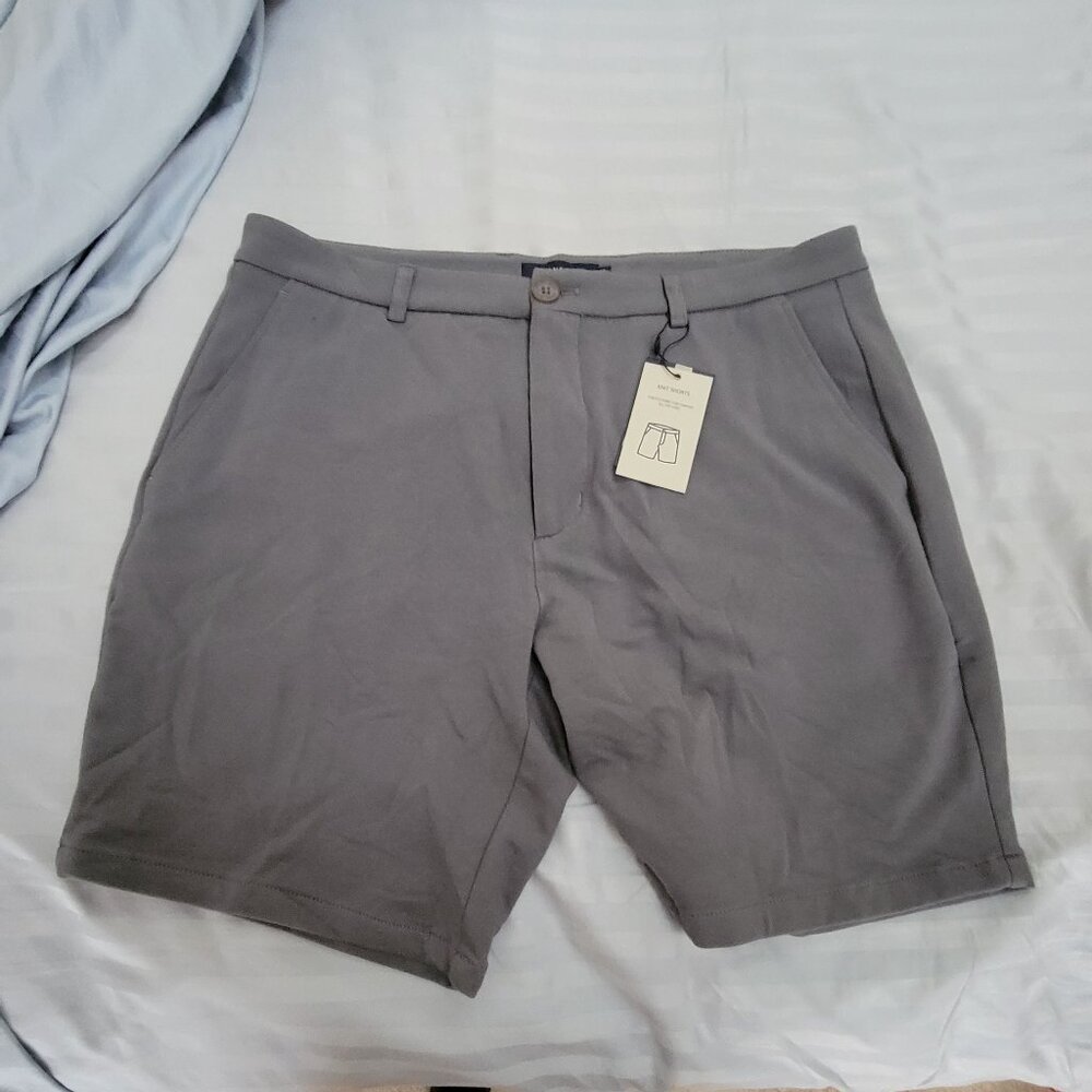 NWT Stone Rose Gray Shorts XL